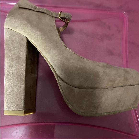 High heels shoes - Picture 2 of 4